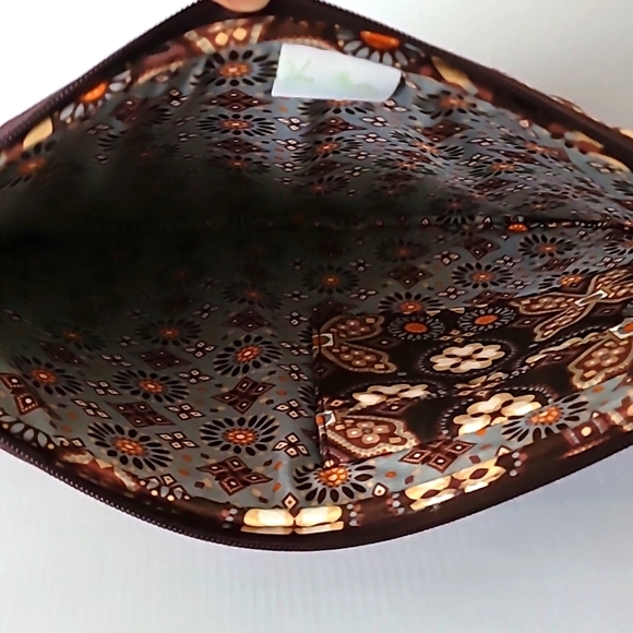 Vera Bradley 14"x11" Computer Case - Picture 2 of 5